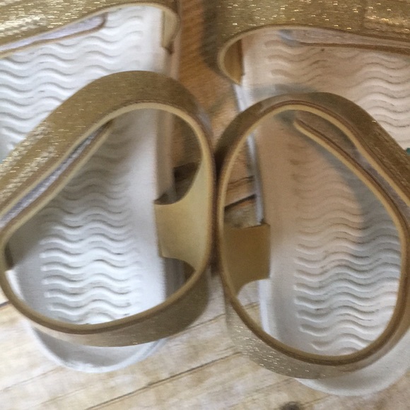 Native Sandals - Picture 6 of 6